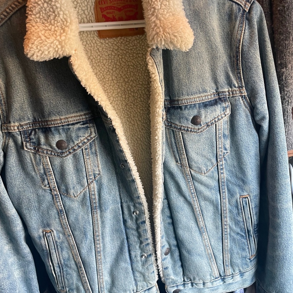 Levi’s trucker Sherpa jacket